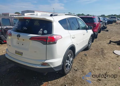2017 Toyota Rav4 Le z USA, uszkodzony, nr VIN JTMZFREV8HJ124053